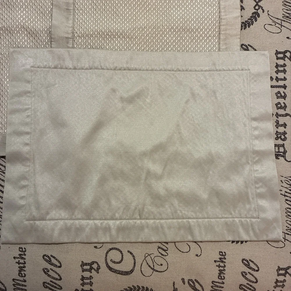 Waterford Crosshaven Cream Colored Placemat Set Of‎ 4